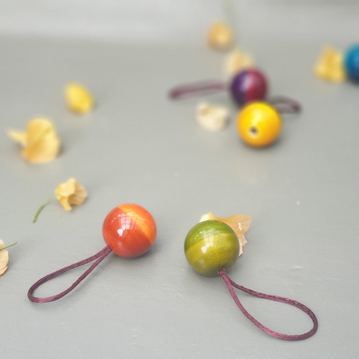 5 MINI BAUBLES