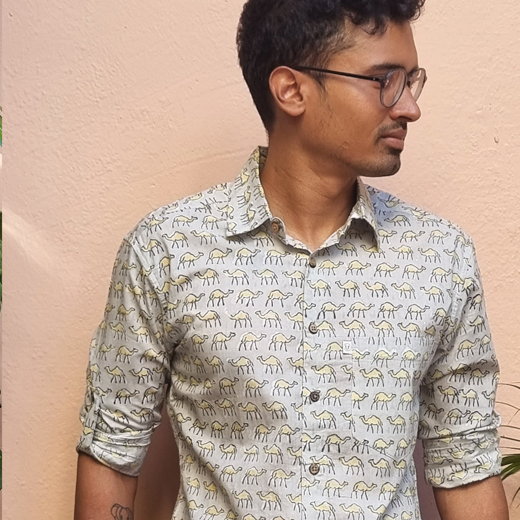 Camels in grey mustard (full sleeves)
