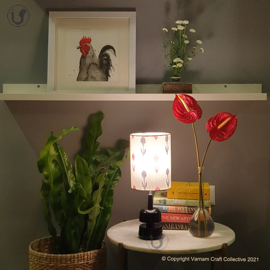 MINI TRIKONE Black ~ 6X8" GREY RED ARROWS IKAT